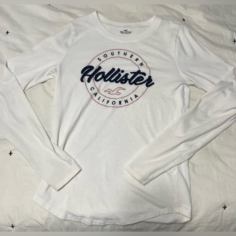 White Hollister shirt